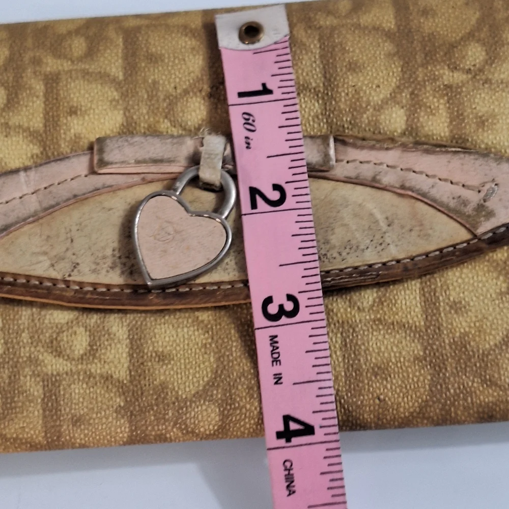 Dior wallet